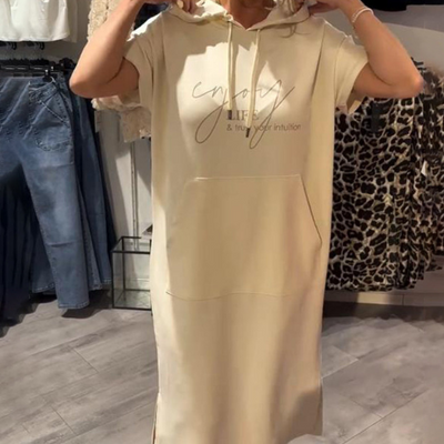 Elsa | Lässiges Kleid mit Kapuze und femininer Passform