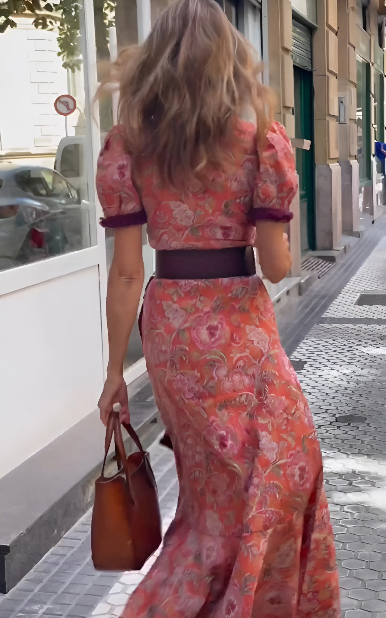 Iris | Elegantes Rosa Maxikleid mit kurzen Ärmeln