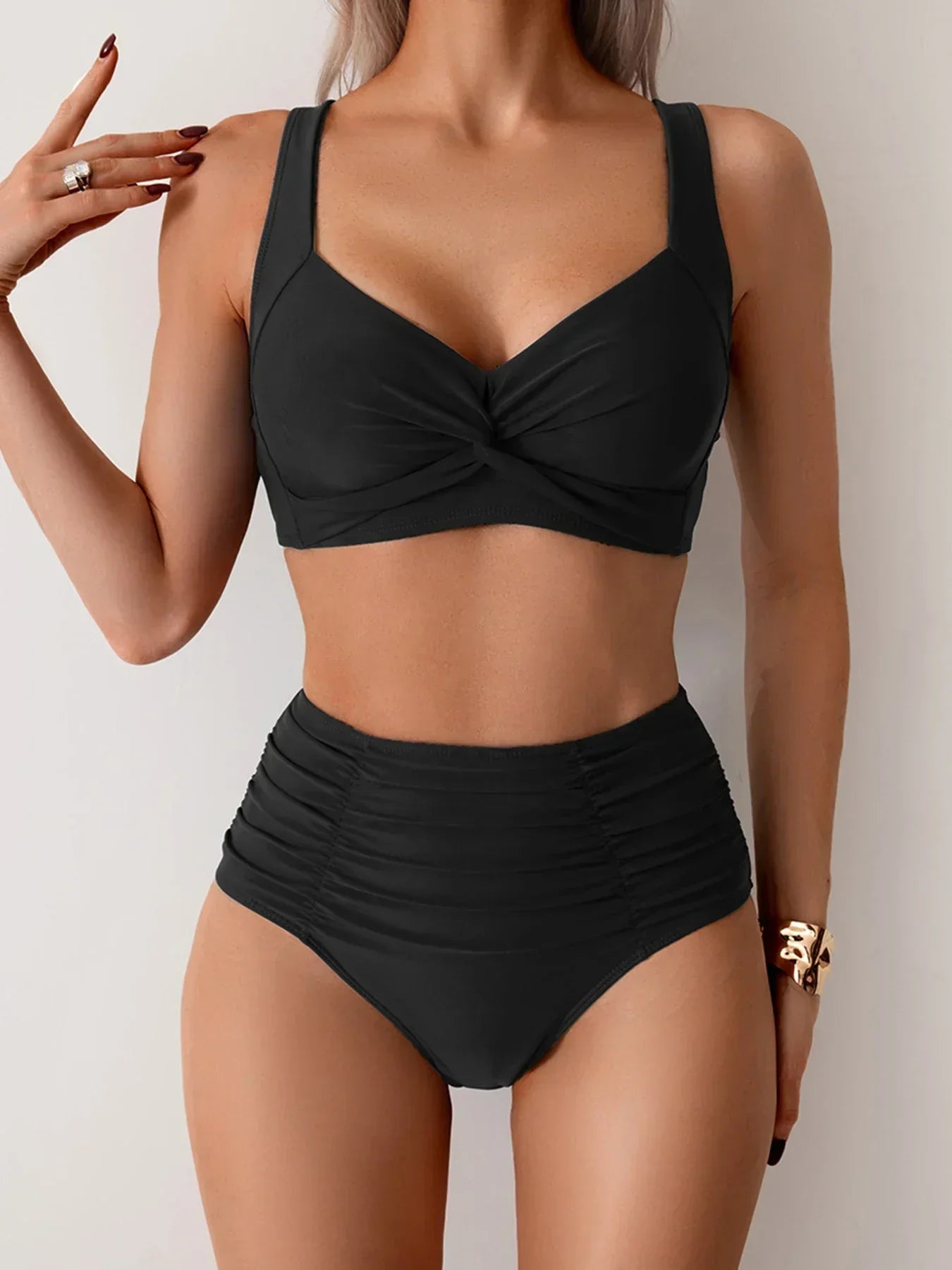 Freya | Bikini mit Twist-Detail & hoher Taille